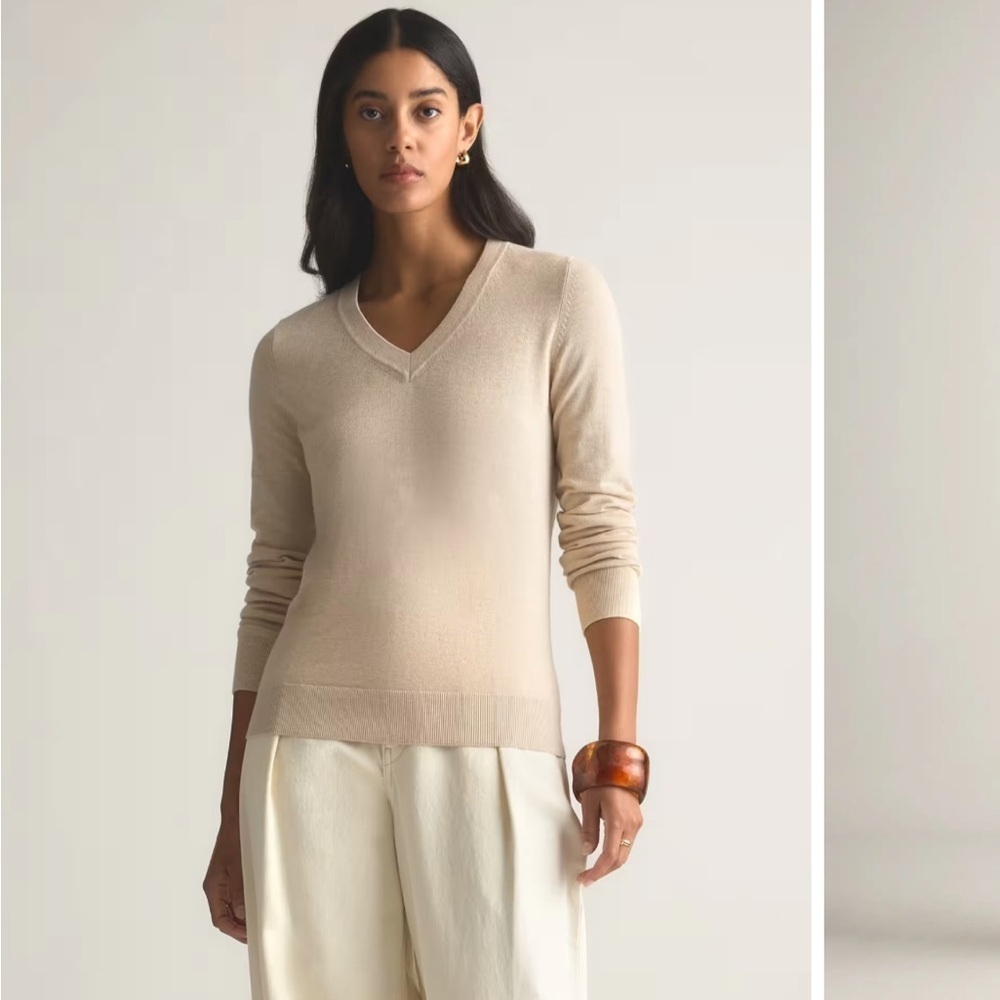 Quince Lightweight Cotton Cashmere V-Neck Sweater